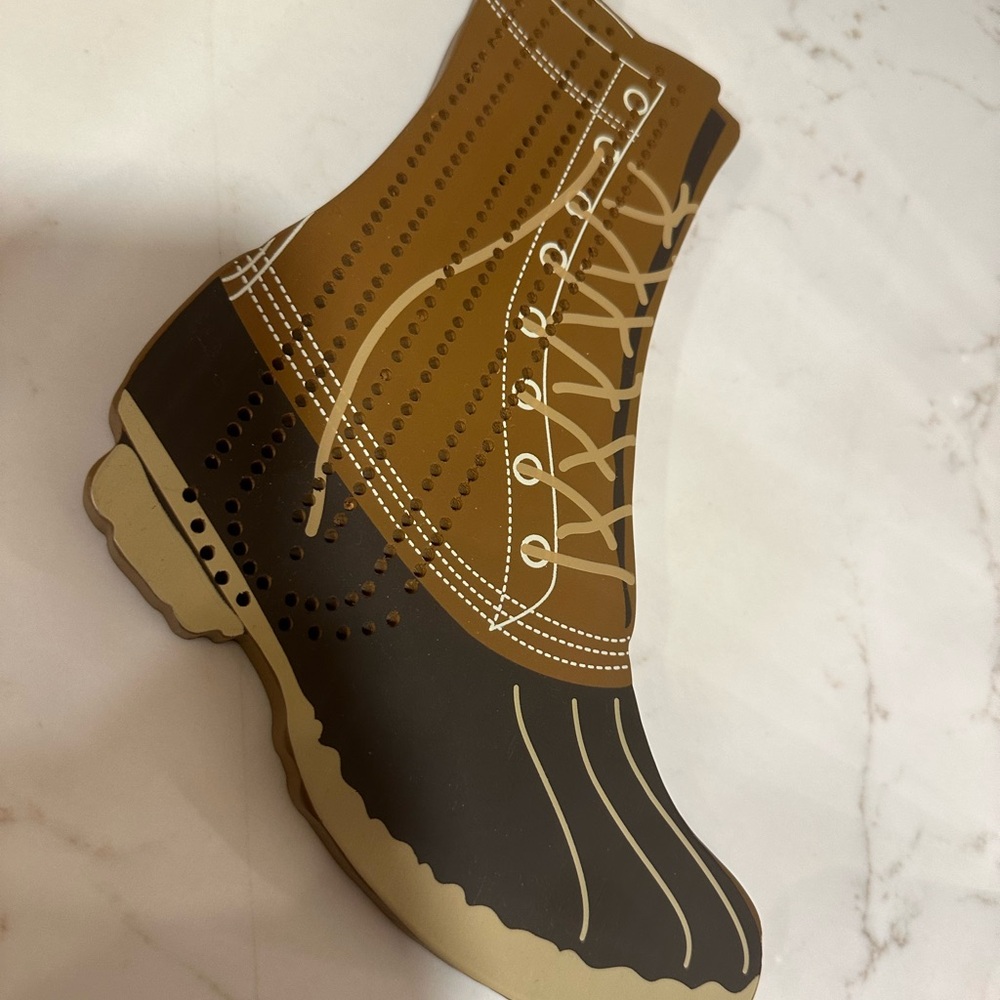 LL Bean Boot Shaped Cribbage Board - Unique Wooden Game Board